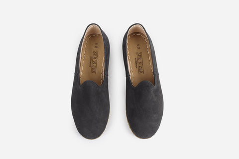 Chic Eclipse Noir loafers for women, made from handmade nubuck leather, offering a refined and stylish appearance.